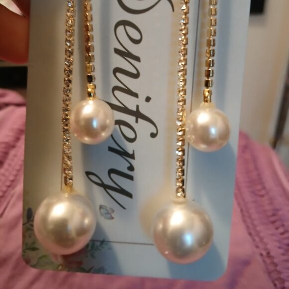 Nwt DENIFERY Rhinestone & Pearl Drop Dangle Earrings Gold tone & White 4" long - Picture 5 of 5